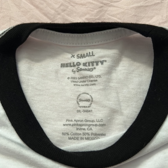 Hello Kitty Cafe Truck Ringer Tee XS - Picture 3 of 3